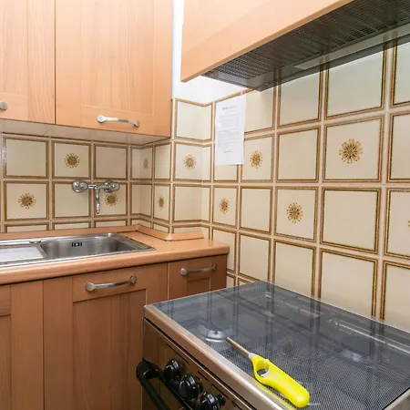 N100 - Numana, Trilocale Con Giardino A Due Passi Dal Mare Numana